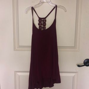 maroon tank top